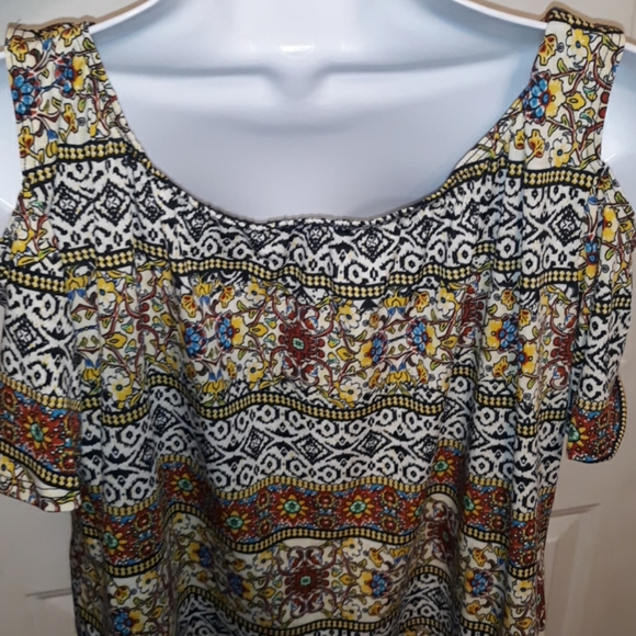 New Ethnic Abstract Print STAR VIXEN Cold shoulder dressy Casual blouse Jr Small - Picture 10 of 10